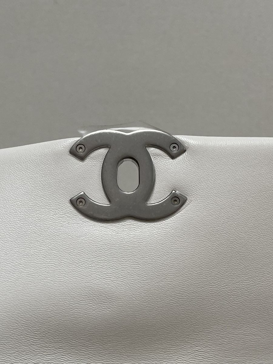 Chanel 19 White Lambskin Small Flap Bag - Image 3