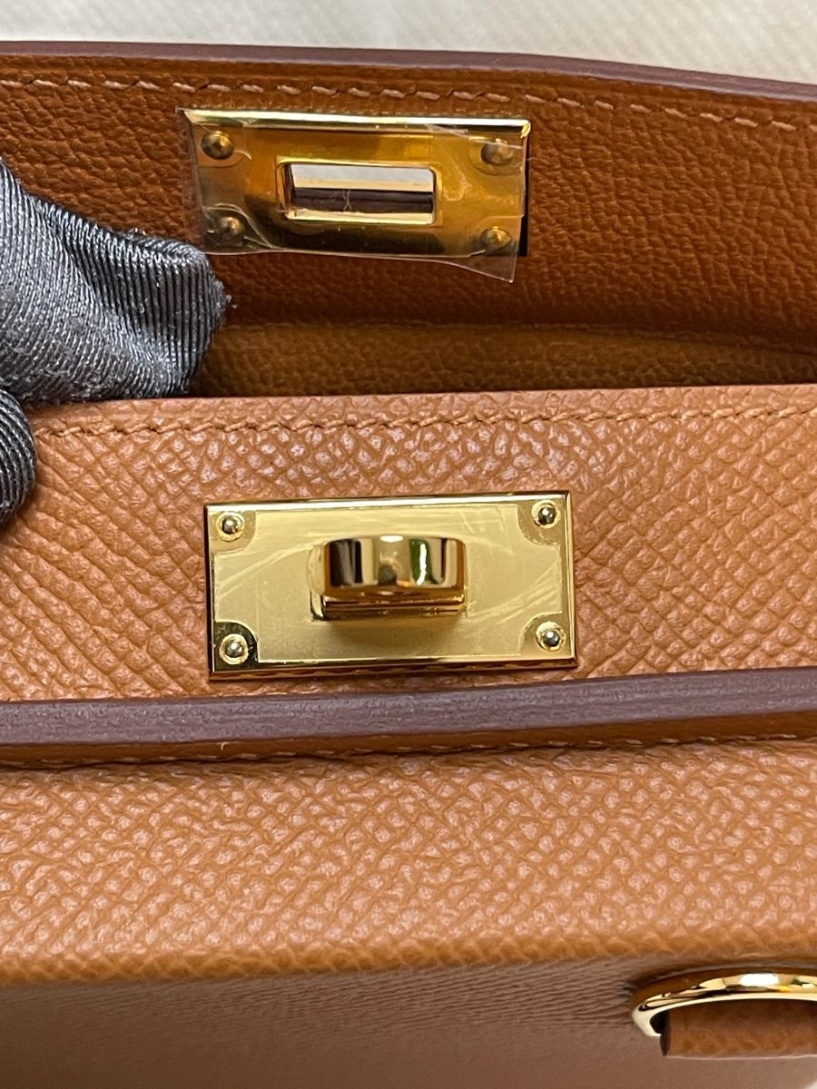 Hermes Kelly Multipocket To Go Pouch Gold Epsom - Image 9
