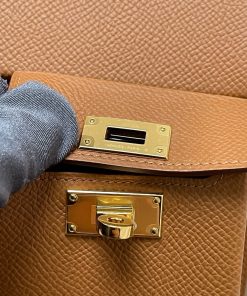 Alternative view of Hermes Kelly Multipocket To Go Pouch Gold Epsom