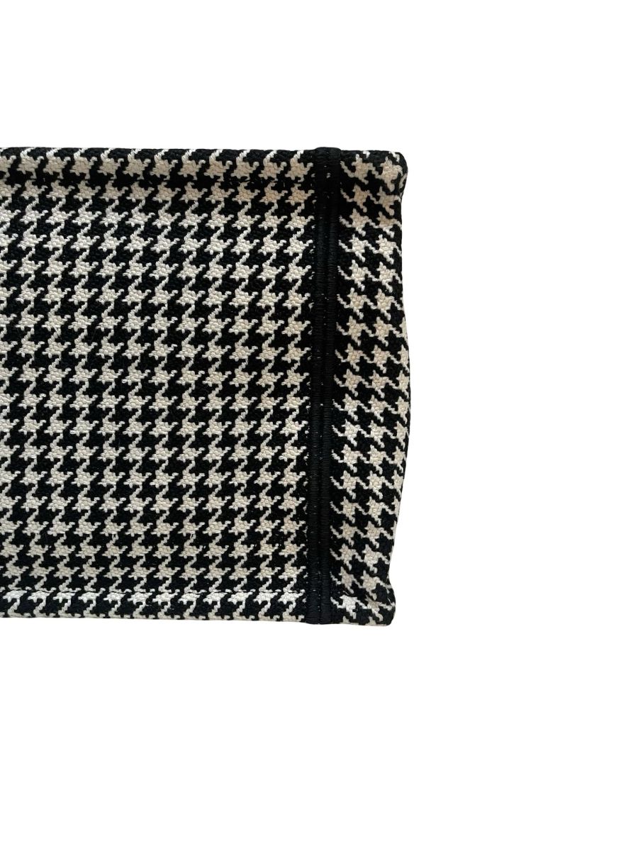 Dior Book Tote Medium - Image 9