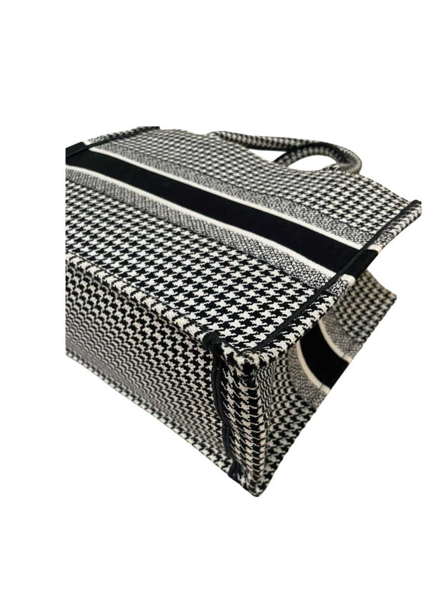 Dior Book Tote Medium - Image 8